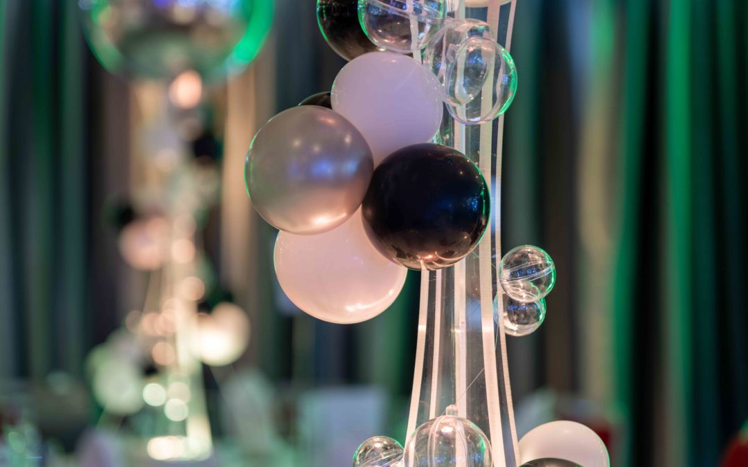 organic balloon art with a twist