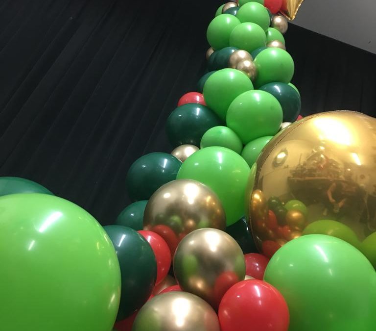 Balloon Art – Organic Christmas Trees